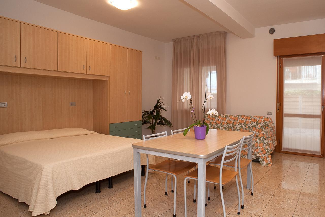 Residence Ca D'Oro Лідо-ді-Єзоло Екстер'єр фото